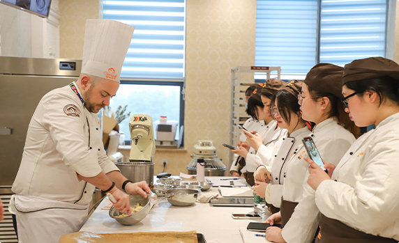 杭州歐米奇西點(diǎn)培訓(xùn)學(xué)校 歐米奇